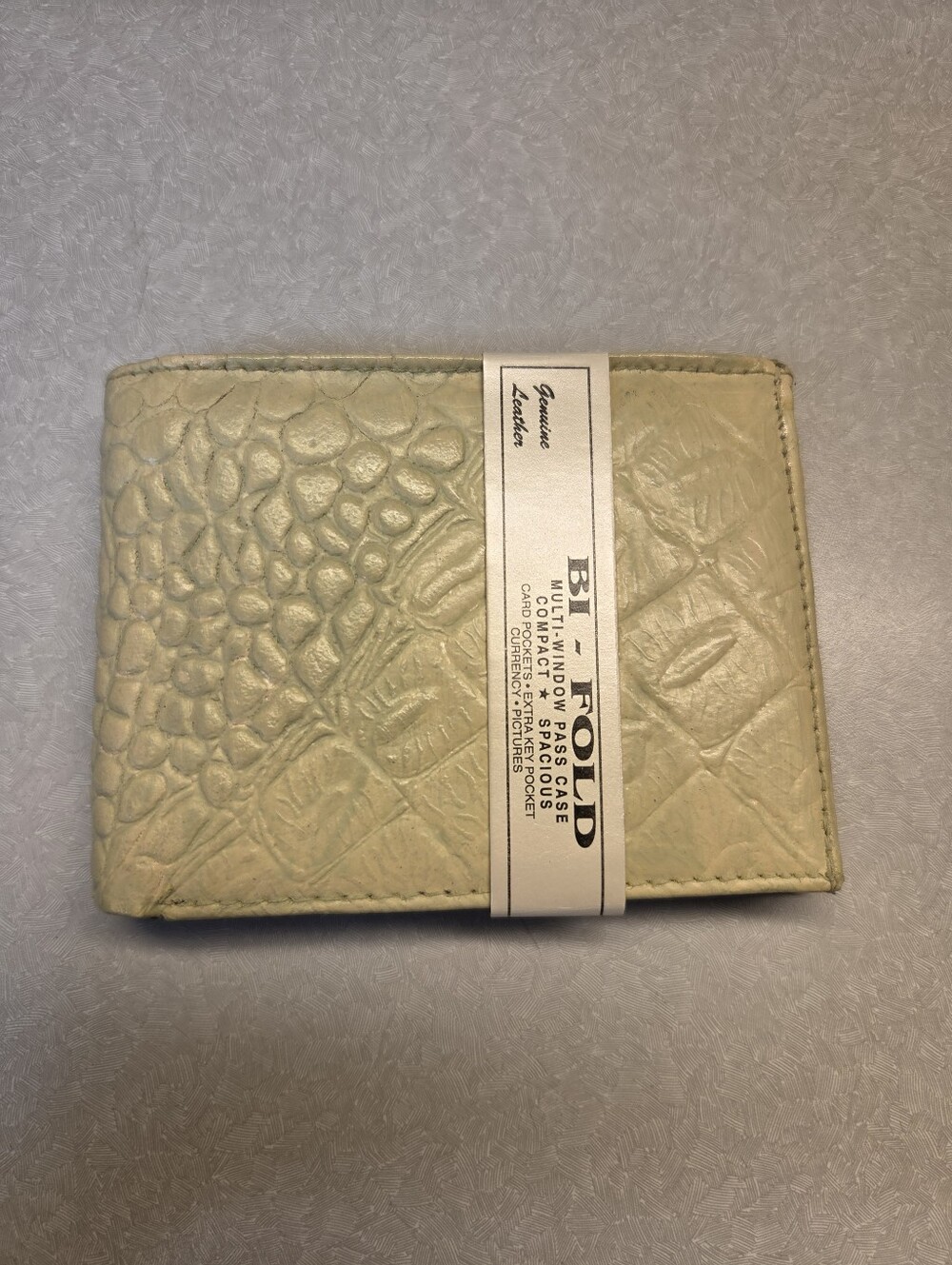 Light tan/beige Alligator Crocodile PrintLeather MEN'S BIFOLD Wallet ID Flap